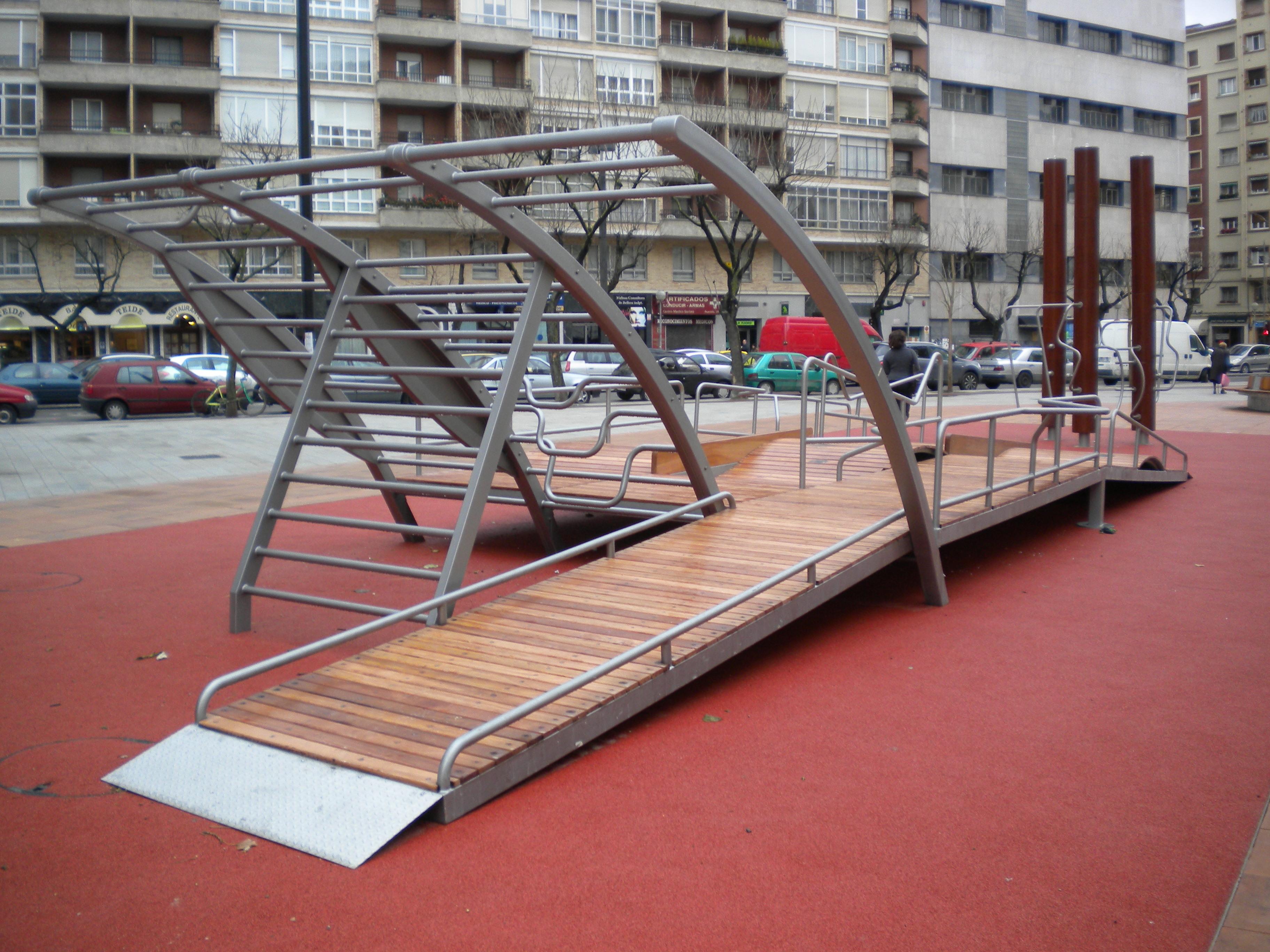STAINLESS STEEL ACCESSIBLE PLAYGROUND